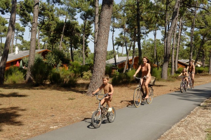 Naturists camp France video [Nudism collection]