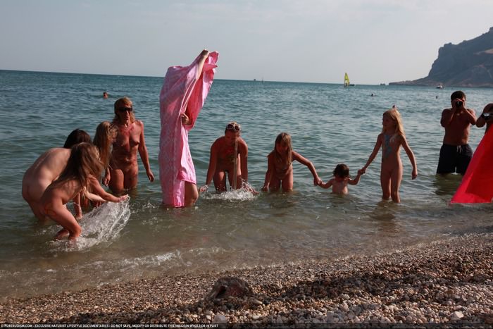 Neptune god patron of nudists - summer holiday nudists photo [Nudism collection]